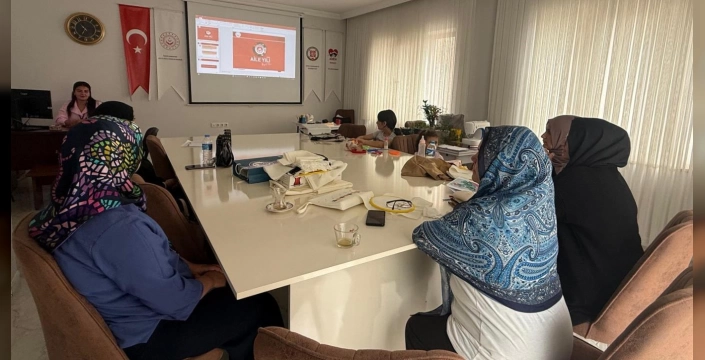 Bayburt'ta kadına yönelik şiddetle mücadele eğitimi