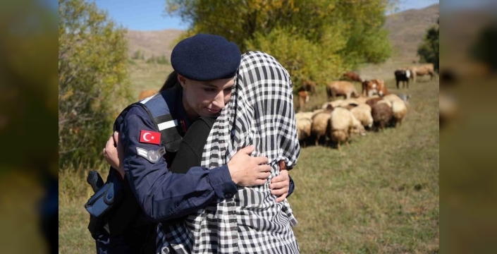 Bayburt'ta kaybolan 13 koyun jandarma sayesinde bulundu