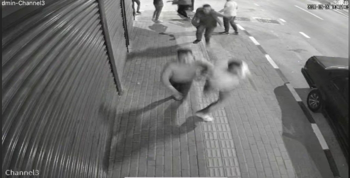 Bursa'da husumetli iki kişi arasında çıkan kavga: Bir kişi başından vuruldu