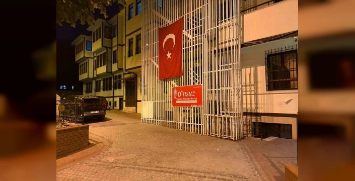 Bursa'da 'Kim o?' pankartlarının sırrı çözüldü