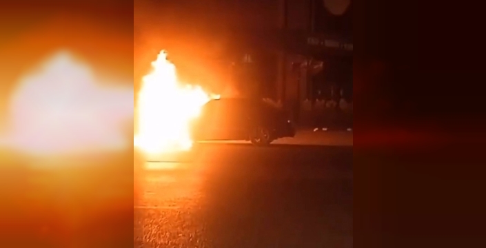 Bursa'da seyir halindeki araç alev aldı