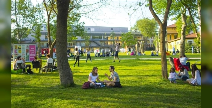 Can Holding operasyonu: İstanbul Bilgi Üniversitesi'nde eğitim devam ediyor
