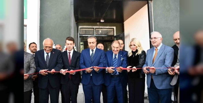 Çıldır öğretmenevi Prof. Dr. Esfender Korkmaz'ın katkılarıyla hizmete açıldı