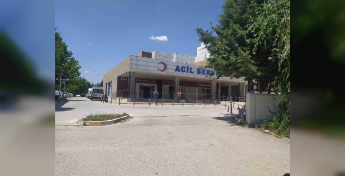 Çivril Devlet Hastanesi'nde gıda zehirlenmesi: 78 kişi tedavi altında