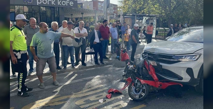 Çorlu'da korkunç kaza: Elektrikli motosiklet kağıt gibi ezildi, 2 yaralı