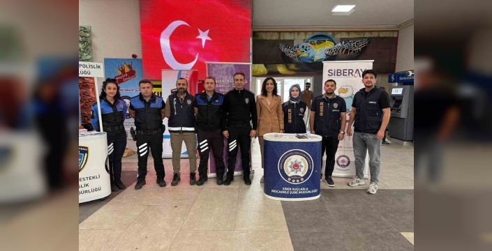 Erzincan'da üniversite öğrencilerine KADES uygulaması tanıtıldı