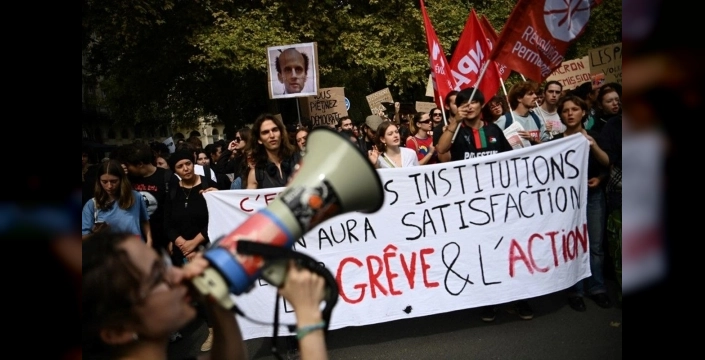 Fransa'da büyük protestolar: Macron'a karşı öfke dalgası