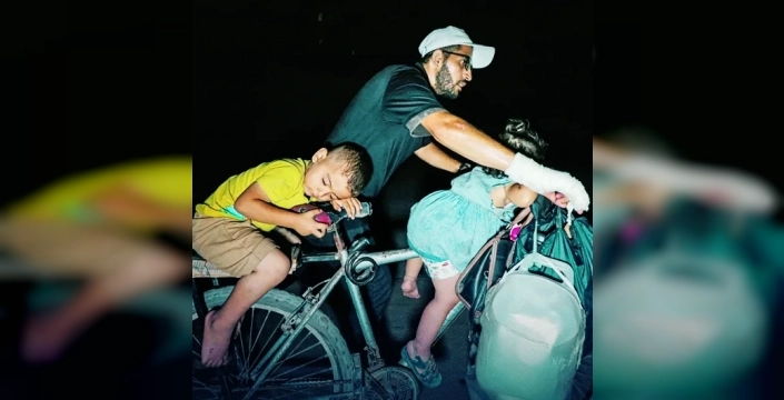 Gazze'deki göç: Yüz binlerce Filistinli aç ve susuz, 50 dakikalık yol 7 saate uzadı