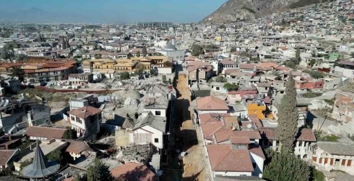 Hatay'da Kurtuluş ve İnönü Caddeleri'nde Yenileme Çalışmaları Sürüyor