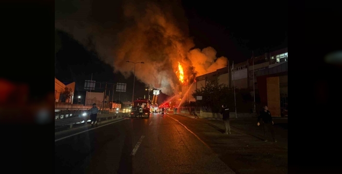 İkitelli'de plastik atölyesinde yangın