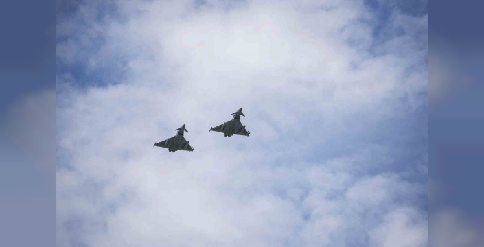 İngiltere'nin Typhoon savaş uçakları Polonya'da devriye görevi gerçekleştirdi