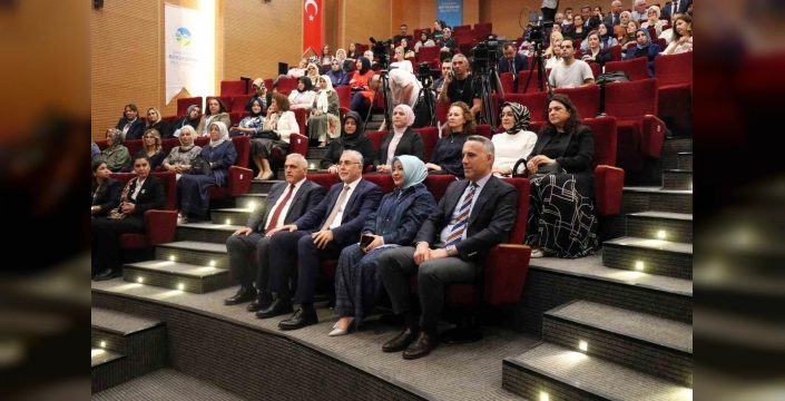 Işıkhan, Sakarya'da kadın girişimcilerle buluştu: 'Türkiye'nin geleceğini inşa ediyorsunuz'