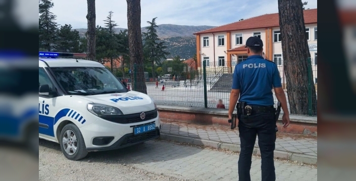 Isparta'da okul çevresi ve asayiş uygulaması: 575 şahıs, 101 araç kontrol edildi