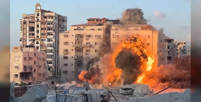 İsrail ordusu Gazze'de Er-Ruya binasını hedef aldı