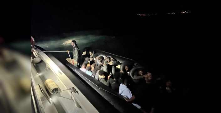 İzmir'de düzensiz göçmen operasyonu: 102 kişi yakalandı