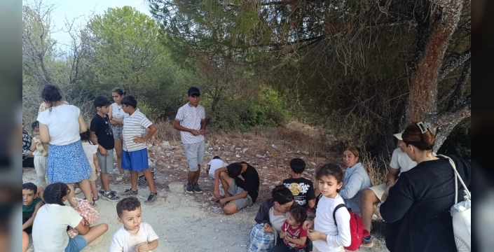 İzmir'de düzensiz göçmen operasyonu: 81 göçmen ve 2 şüpheli yakalandı