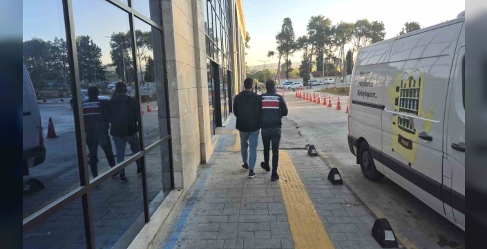 İzmir merkezli 16 ilde FETÖ'nün askeri mahrem yapılanmasına operasyon: 35 gözaltı