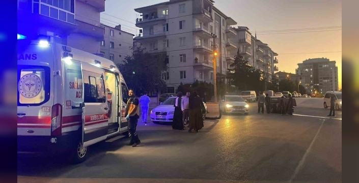 Karaman'da trafik kazası: İki araç sürücüsü yaralandı
