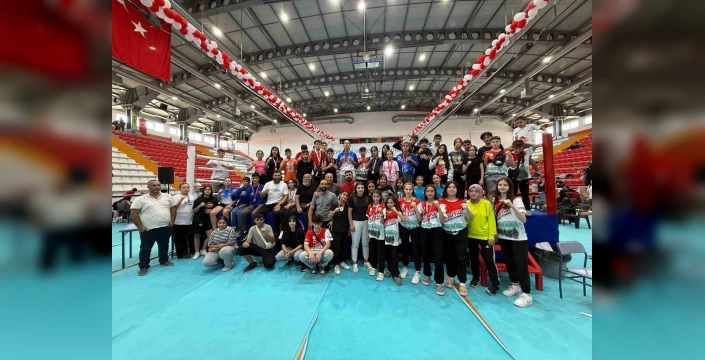 Kayseri Muaythai takımı Sarıkamış'ta 35 madalya kazandı