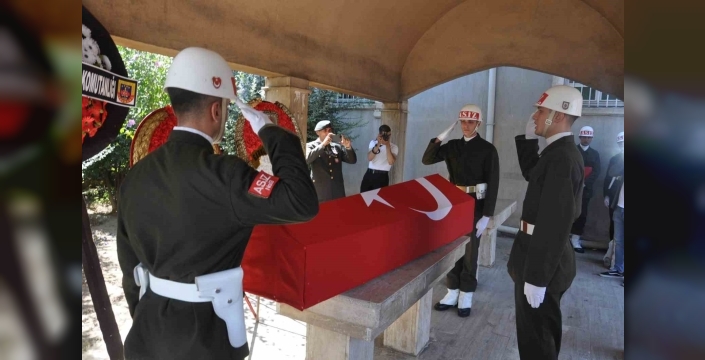 Kıbrıs gazisi Aziz Kara son yolculuğuna uğurlandı