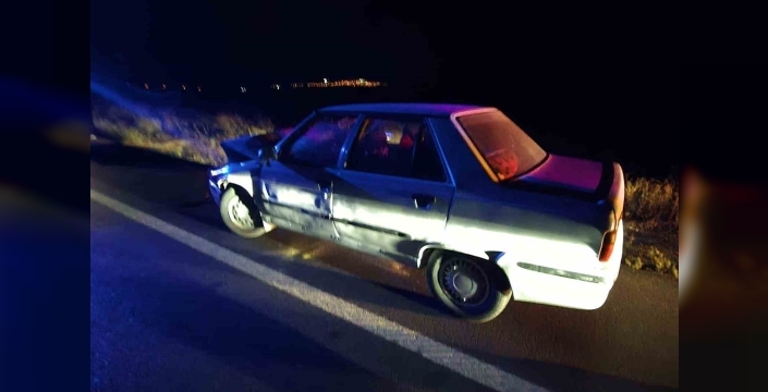 Kırıkkale'de ışık donanımı olmayan traktöre çarpan otomobilde aynı aileden 4 yaralı