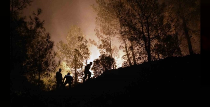 Köyceğiz orman yangını: Denizli ekibinden 3 personel alevlerin içinde kaldı