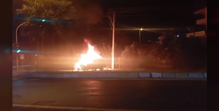 Kuşadası'nda otomobilde yangın: Araç kullanılamaz hale geldi