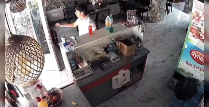 Kütahya'da 5,4 büyüklüğünde deprem: Panik anları kamerada