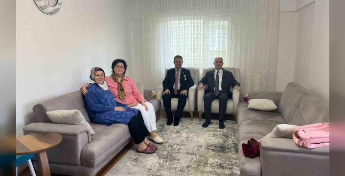 Manisa Valisi Özkan: Şehitlerimiz ve gazilerimiz birliğimizin harcıdır