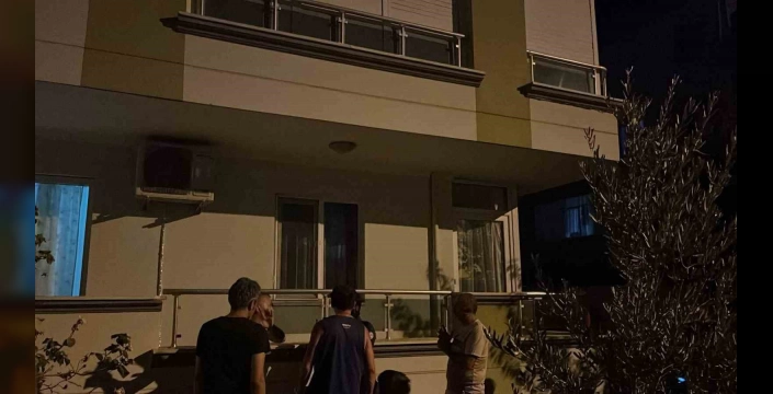 Menteşe'de molotofkokteyli saldırısı: Belediye Başkanı Aras'ın ailesinin evinde yangın