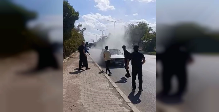 Muş'ta otomobilde yangın: Beton mikseriyle söndürüldü