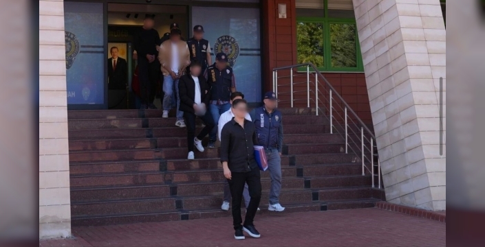 Müstehcen içerik paylaşan 4 şüpheli yakalandı: 2'si tutuklandı