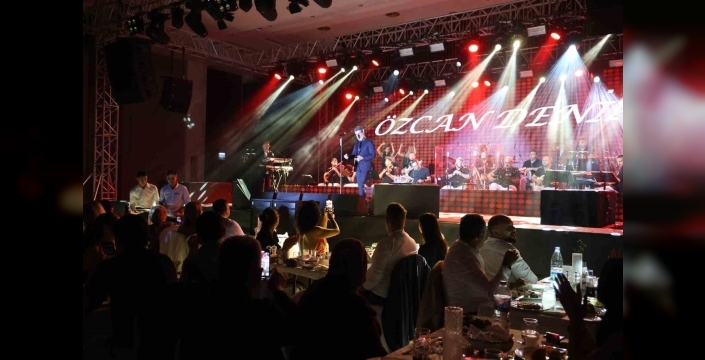 Özcan Deniz, Kapadokya'da unutulmaz bir konser verdi