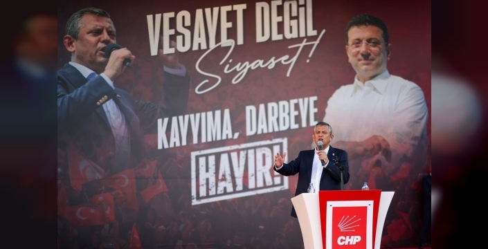 Özgür Özel: CHP'nin babaevine kimse el uzatamaz