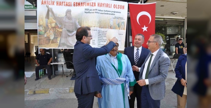 Salihli'de Ahilik Haftası kutlandı: Nuri Emre 'Yılın Ahisi' seçildi