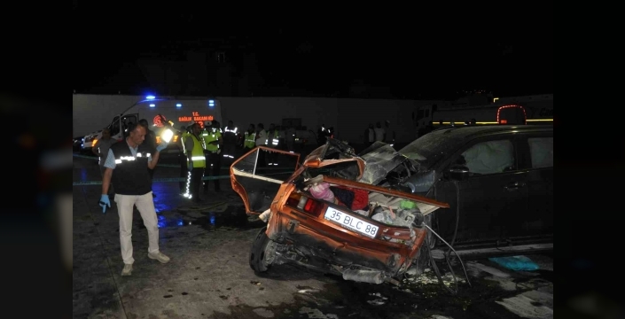 Salihli'de feci kaza: 5 ölü, 6 yaralı