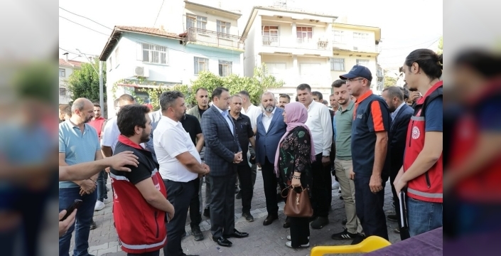 Simav'da 5.4 büyüklüğünde deprem: Vali Işın bölgede incelemelerde bulundu