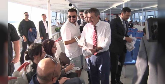 Tekin, Büyükada'da eğitim ve Türkiye'nin dönüşümünü anlattı