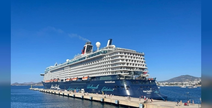 Ulaştırma Bakanı Uraloğlu açıkladı: Ağustos'ta kruvaziyer turizminde rekor kırıldı