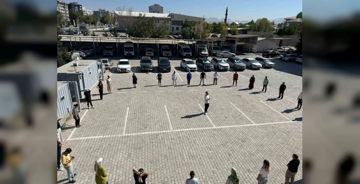 Van'da sağlık çalışanlarına egzersiz eğitimi