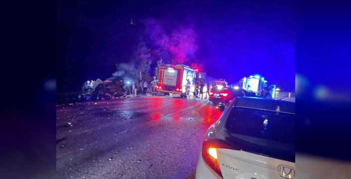 Acıpayam'da feci kaza: 1 ölü, 4 yaralı