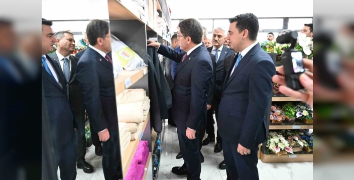 Adalet Bakanı Tunç, Kırıkkale'de tutuklu ve hükümlülerin ürettiği yerli ürünleri inceledi
