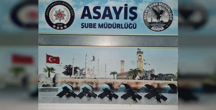 Adana'da poşetindeki 5 ruhsatsız tabancayla yakalanan şüpheli tutuklandı
