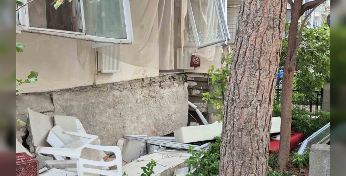 Avcılar'da bina balkonu çöktü: 1 yaralı