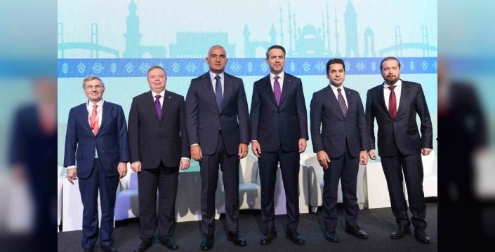 Bakan Ersoy açıkladı: Türkiye turizmde rekorları altüst etti!