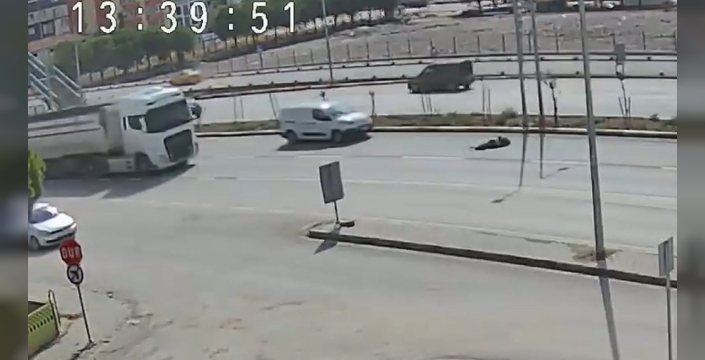 Bandırma'da yaşlı yaya kamyonetin çarpmasıyla yaralandı