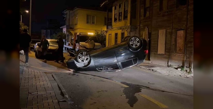 Bartın'da otomobil takla attı: 2 kişi yara almadan kurtuldu
