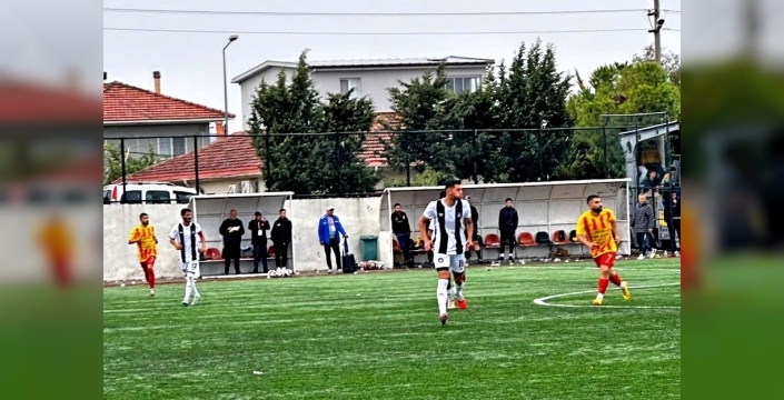 Çeşme Belediyespor'un zaferi: 10 kişiyle beraberliği korudular