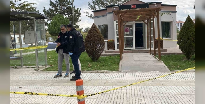 Çorum'da muhtarlık binasına motosikletli saldırı: Şüpheli yakalandı