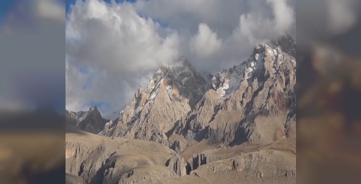 Demirkazık Dağı'nda tipi nedeniyle kaybolan dağcılar kurtarıldı